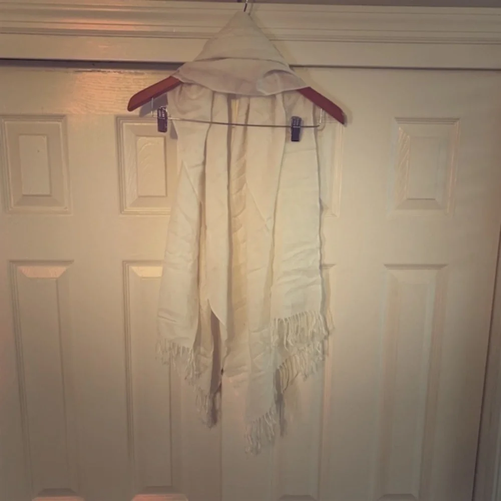 White‎ Oversized Light Scarf